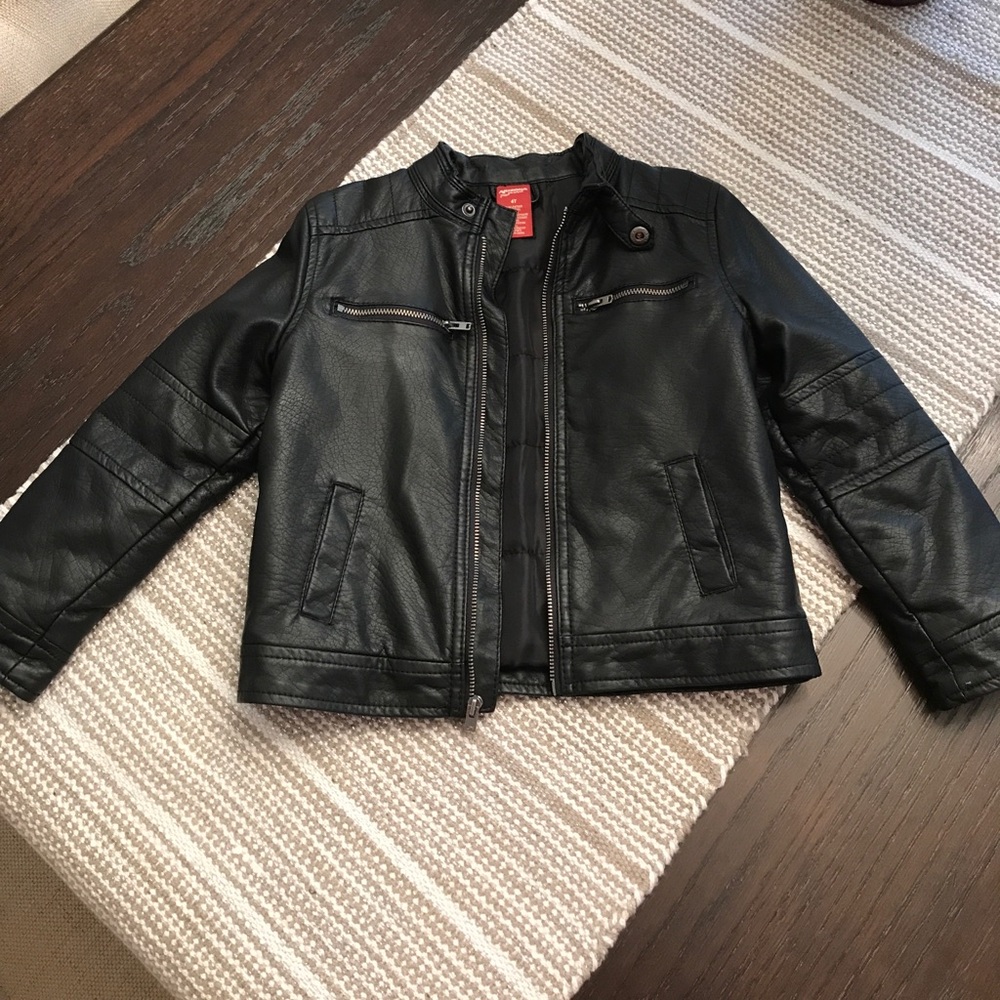😎Boys black leather jacket😎